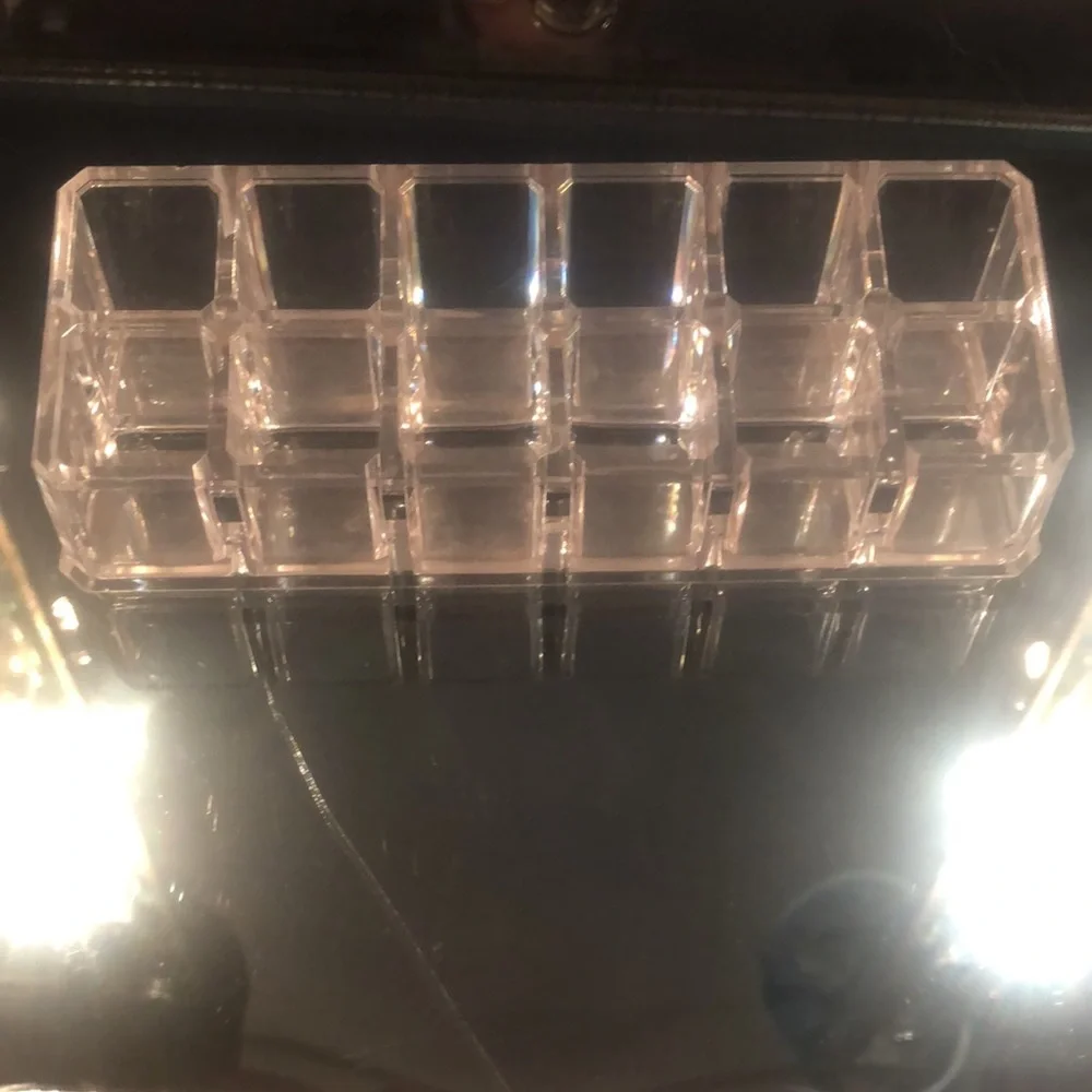 Makeup/lipstick organizer